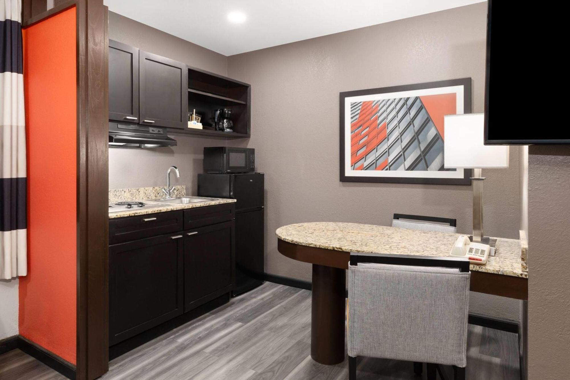 Ramada By Wyndham El Paso